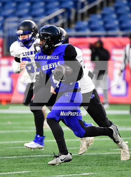 Thumbnail 2 in West Boylston vs Randolph (MIAA Division 8 Final) photogallery.