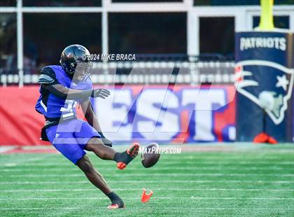Thumbnail 2 in West Boylston vs Randolph (MIAA Division 8 Final) photogallery.