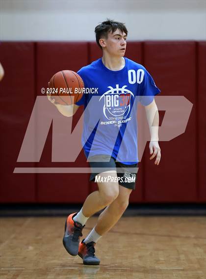 Thumbnail 2 in Big 30 All Star Classic PA vs NY photogallery.