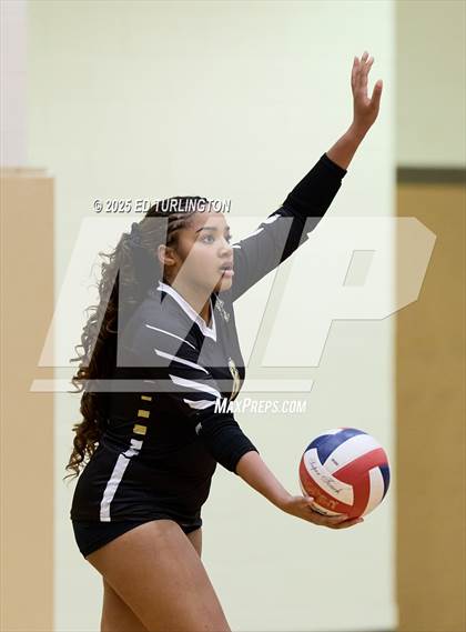 Thumbnail 2 in Lassiter vs. Sprayberry photogallery.
