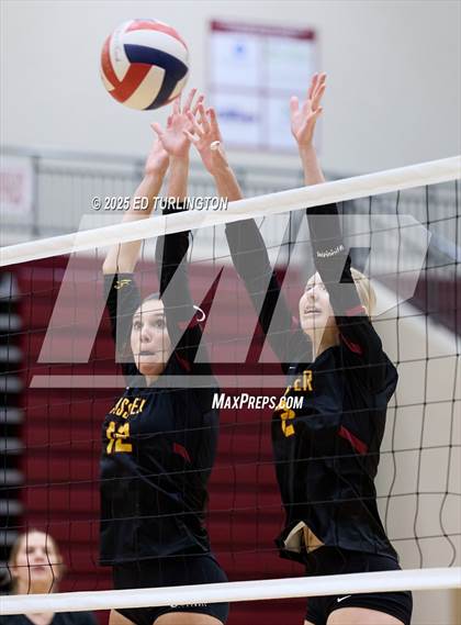 Thumbnail 3 in Lassiter vs. Sprayberry photogallery.