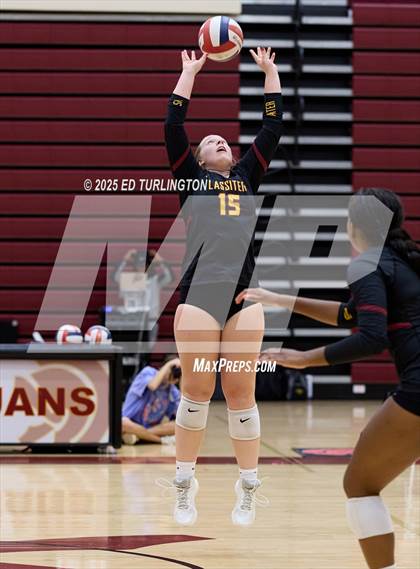 Thumbnail 2 in Lassiter vs. Sprayberry photogallery.