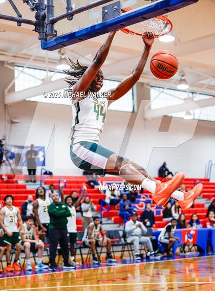 Thumbnail 3 in Holy Cross Vs St Joseph (The Preview HS Showcase) photogallery.