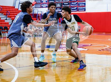 Thumbnail 2 in Holy Cross Vs St Joseph (The Preview HS Showcase) photogallery.