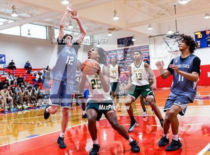 Thumbnail 1 in Holy Cross Vs St Joseph (The Preview HS Showcase) photogallery.