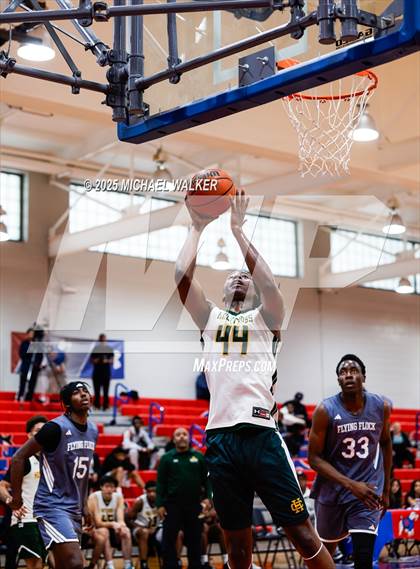 Thumbnail 2 in Holy Cross Vs St Joseph (The Preview HS Showcase) photogallery.