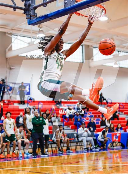 Thumbnail 1 in Holy Cross Vs St Joseph (The Preview HS Showcase) photogallery.