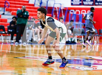 Thumbnail 3 in Holy Cross Vs St Joseph (The Preview HS Showcase) photogallery.