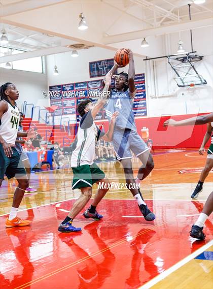 Thumbnail 2 in Holy Cross Vs St Joseph (The Preview HS Showcase) photogallery.