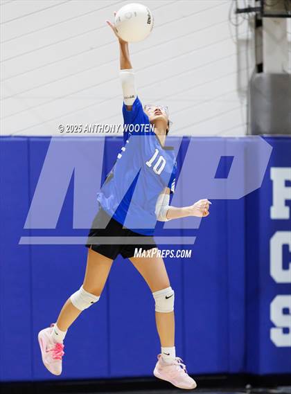 Thumbnail 2 in Trinity of Durham and Chapel Hill vs Fayetteville Christian (Warrior Fall Showcase) photogallery.
