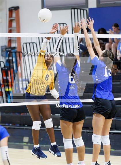 Thumbnail 2 in Trinity of Durham and Chapel Hill vs Fayetteville Christian (Warrior Fall Showcase) photogallery.