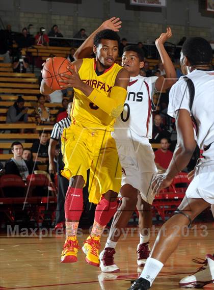 Thumbnail 1 in JSerra Catholic vs. Fairfax (Nike Extravaganza) photogallery.