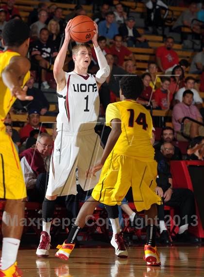 Thumbnail 2 in JSerra Catholic vs. Fairfax (Nike Extravaganza) photogallery.