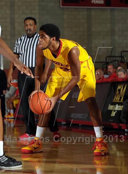 Thumbnail 1 in JSerra Catholic vs. Fairfax (Nike Extravaganza) photogallery.