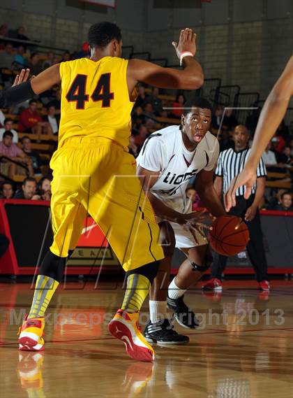 Thumbnail 1 in JSerra Catholic vs. Fairfax (Nike Extravaganza) photogallery.