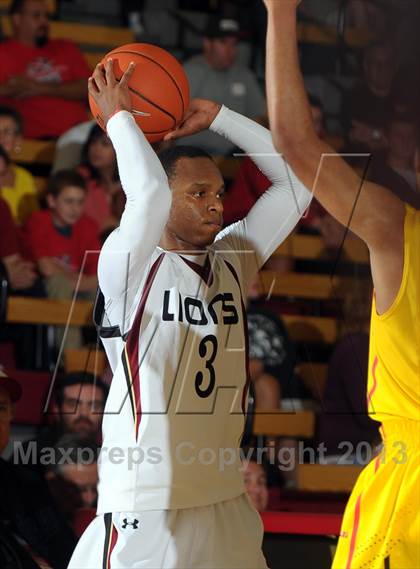 Thumbnail 3 in JSerra Catholic vs. Fairfax (Nike Extravaganza) photogallery.