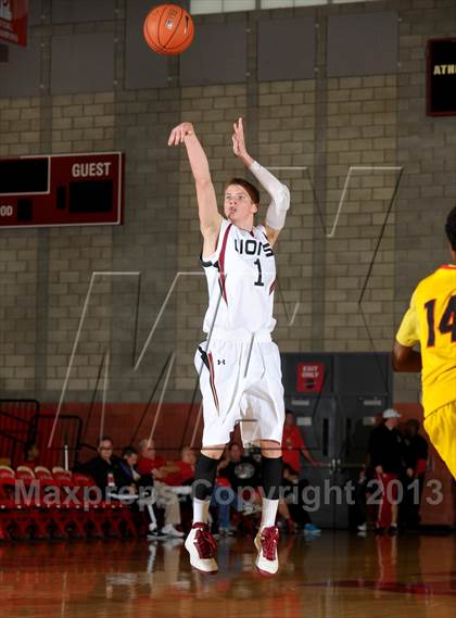 Thumbnail 3 in JSerra Catholic vs. Fairfax (Nike Extravaganza) photogallery.