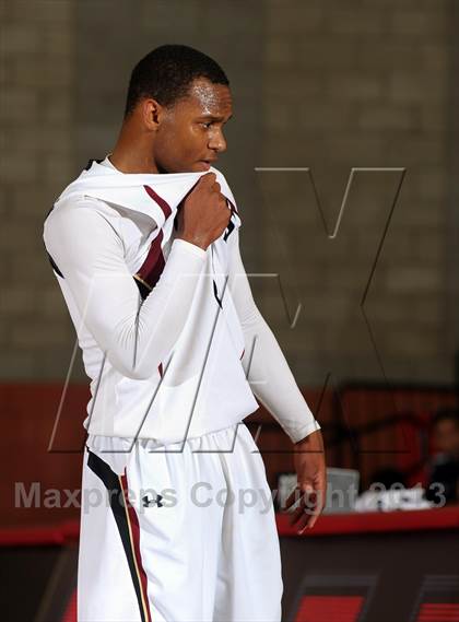 Thumbnail 3 in JSerra Catholic vs. Fairfax (Nike Extravaganza) photogallery.