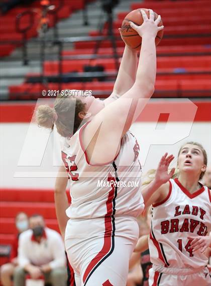 Thumbnail 2 in Liberty Union vs Logan Elm photogallery.