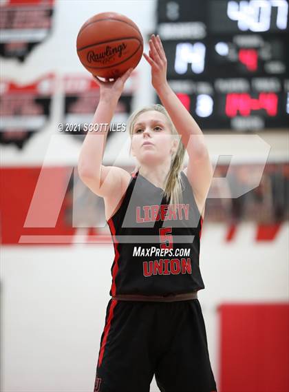 Thumbnail 1 in Liberty Union vs Logan Elm photogallery.