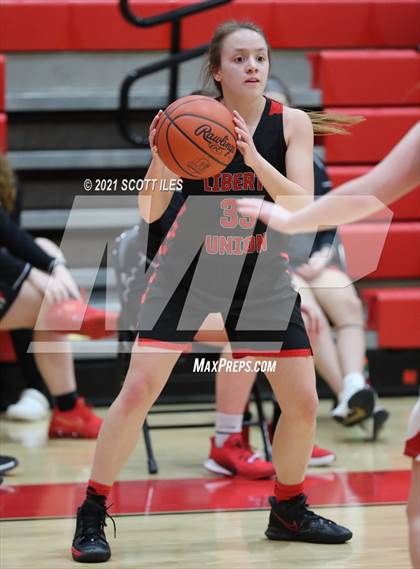 Thumbnail 1 in Liberty Union vs Logan Elm photogallery.