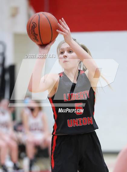 Thumbnail 1 in Liberty Union vs Logan Elm photogallery.
