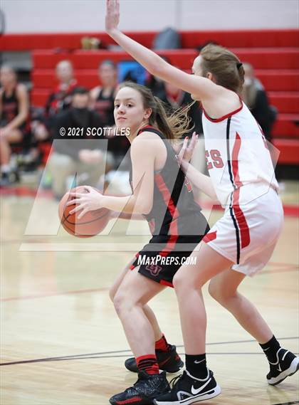 Thumbnail 2 in Liberty Union vs Logan Elm photogallery.