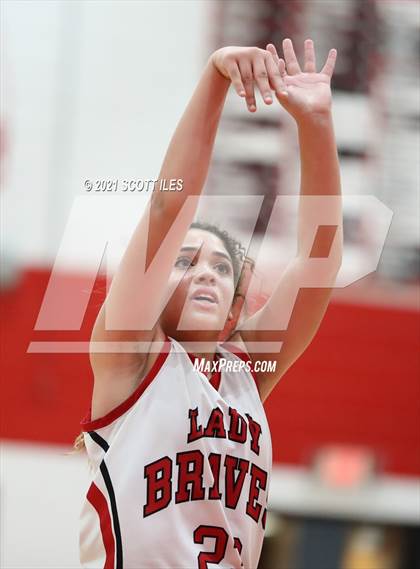 Thumbnail 2 in Liberty Union vs Logan Elm photogallery.