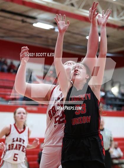 Thumbnail 3 in Liberty Union vs Logan Elm photogallery.