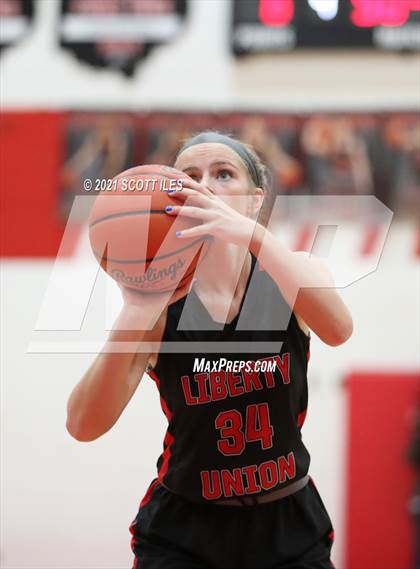Thumbnail 2 in Liberty Union vs Logan Elm photogallery.