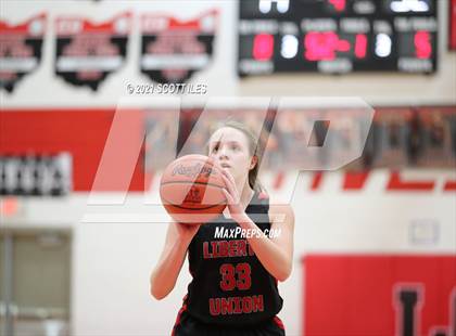 Thumbnail 2 in Liberty Union vs Logan Elm photogallery.