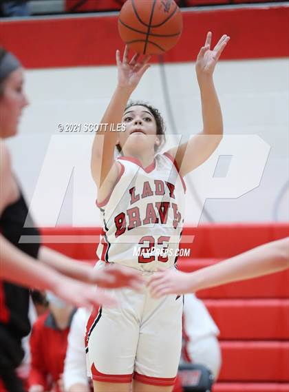 Thumbnail 3 in Liberty Union vs Logan Elm photogallery.