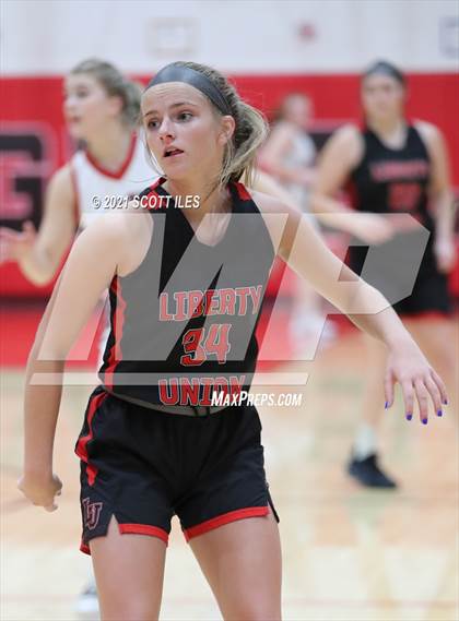 Thumbnail 3 in Liberty Union vs Logan Elm photogallery.