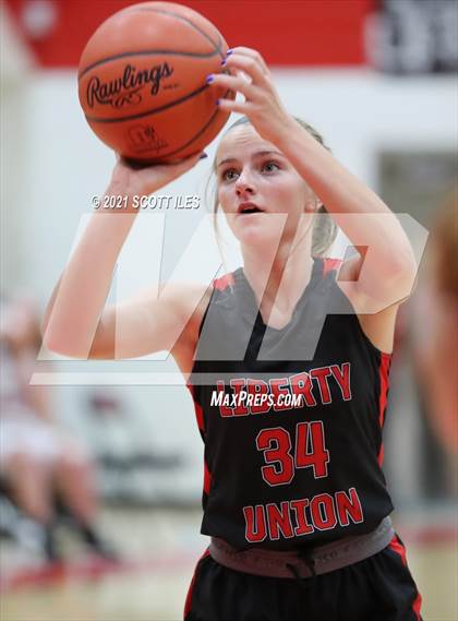 Thumbnail 3 in Liberty Union vs Logan Elm photogallery.