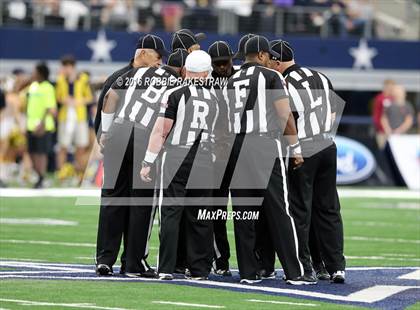 Thumbnail 2 in Highland Park vs. Temple (UIL 5A Division 1 Final) photogallery.