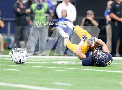 Thumbnail 2 in Highland Park vs. Temple (UIL 5A Division 1 Final) photogallery.