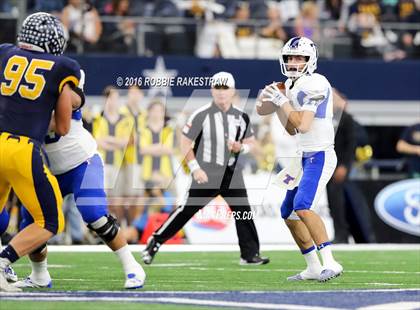Thumbnail 2 in Highland Park vs. Temple (UIL 5A Division 1 Final) photogallery.