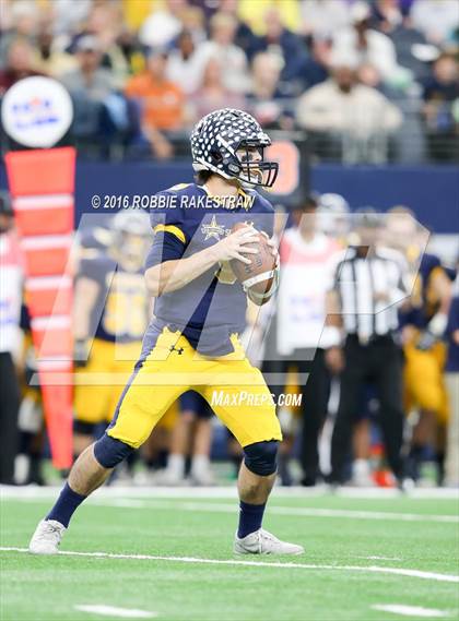 Thumbnail 1 in Highland Park vs. Temple (UIL 5A Division 1 Final) photogallery.
