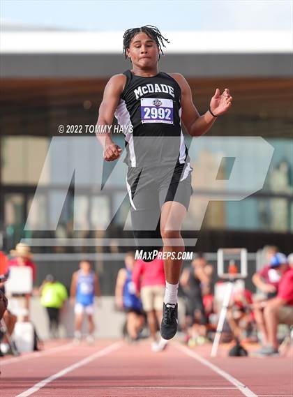 Thumbnail 1 in UIL 1A State Track Meet photogallery.