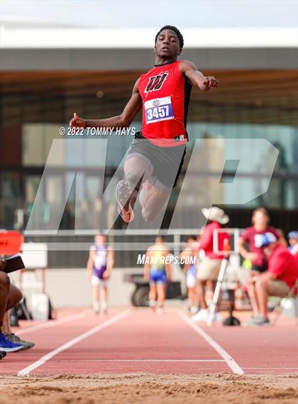 Thumbnail 1 in UIL 1A State Track Meet photogallery.