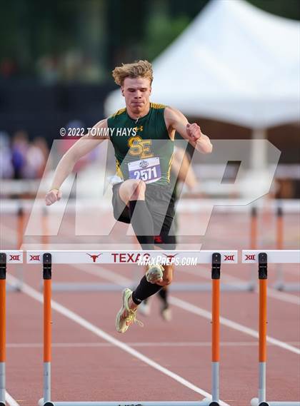 Thumbnail 1 in UIL 1A State Track Meet photogallery.
