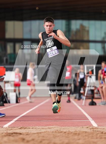 Thumbnail 1 in UIL 1A State Track Meet photogallery.
