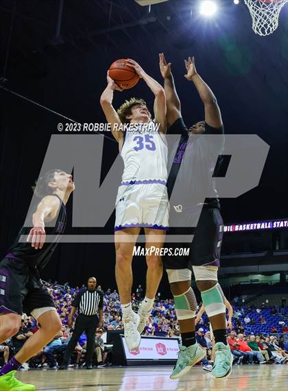 Thumbnail 1 in Lipan vs. LaPoynor (UIL 2A Basketball State Final) photogallery.