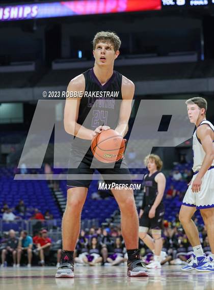 Thumbnail 3 in Lipan vs. LaPoynor (UIL 2A Basketball State Final) photogallery.