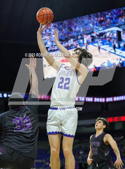 Thumbnail 2 in Lipan vs. LaPoynor (UIL 2A Basketball State Final) photogallery.