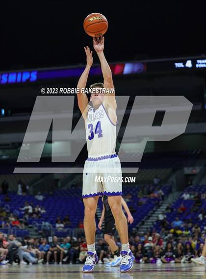 Thumbnail 2 in Lipan vs. LaPoynor (UIL 2A Basketball State Final) photogallery.