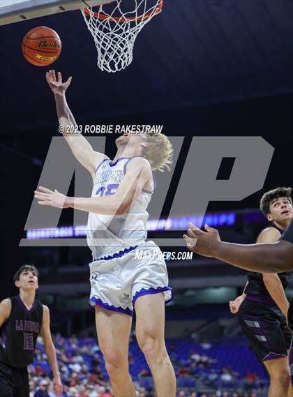 Thumbnail 3 in Lipan vs. LaPoynor (UIL 2A Basketball State Final) photogallery.