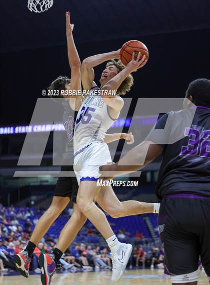 Thumbnail 1 in Lipan vs. LaPoynor (UIL 2A Basketball State Final) photogallery.
