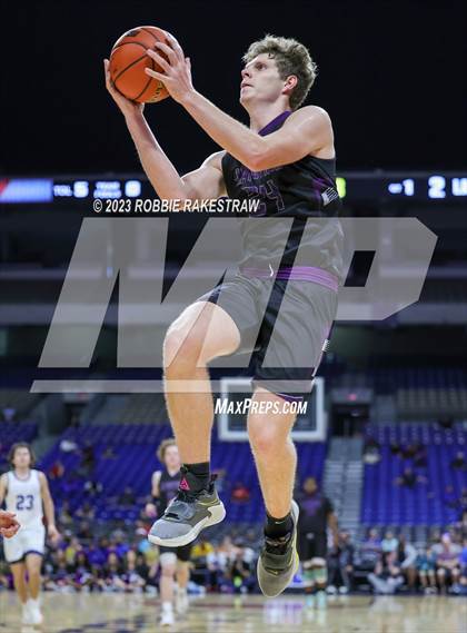Thumbnail 2 in Lipan vs. LaPoynor (UIL 2A Basketball State Final) photogallery.