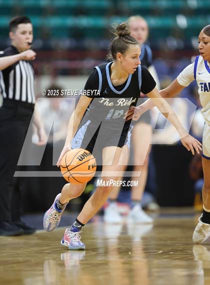 Thumbnail 2 in Riverdale Ridge vs. Highlands Ranch (CHSAA 6A Great 8) photogallery.